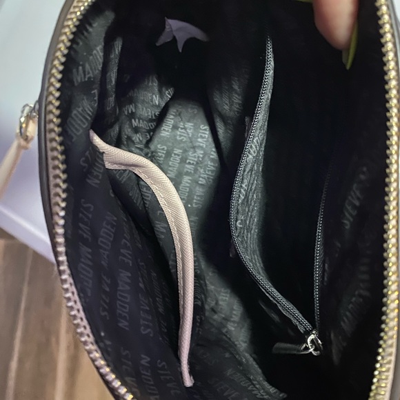 Steve Madden crossbody purse - Picture 4 of 4